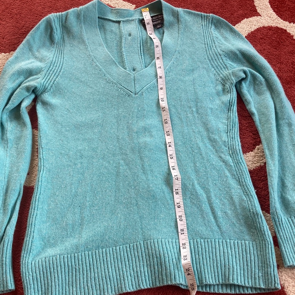 Banana Republic Teal Knit V-Neck Merino Wool Sweater - Picture 5 of 5